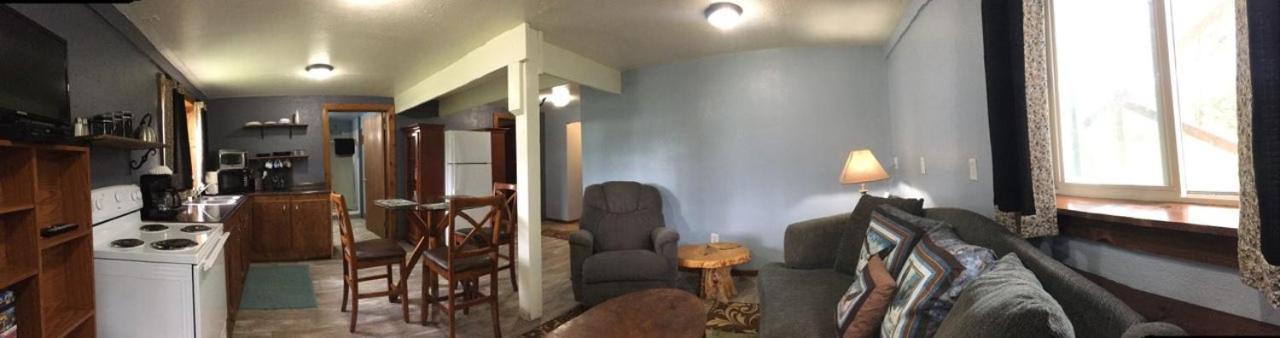 Kodiak Russian River Lodge Екстер'єр фото